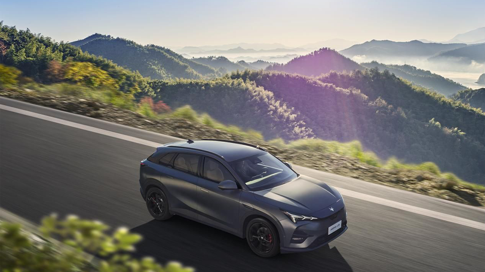 科技動(dòng)能密集釋放 北汽集團(tuán)90天發(fā)布8款品質(zhì)新車(chē)