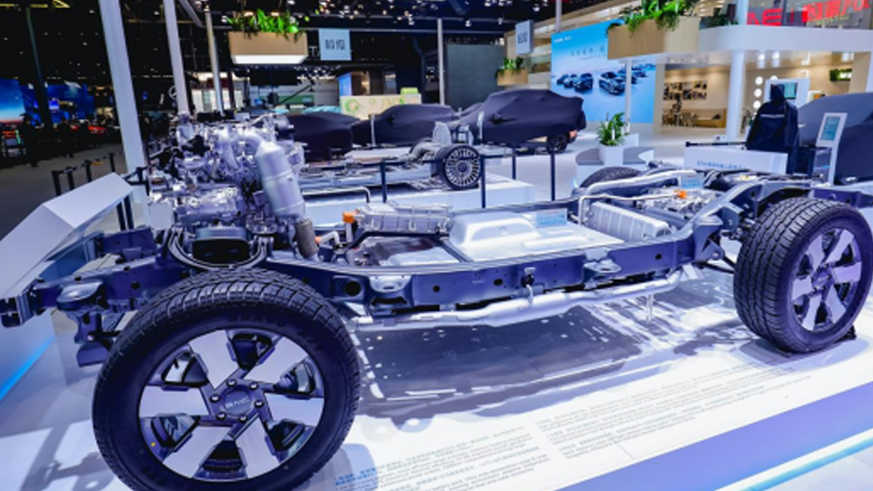 BJ30混動車油車價打透“質價比” 北汽將“品質平權”進行到底